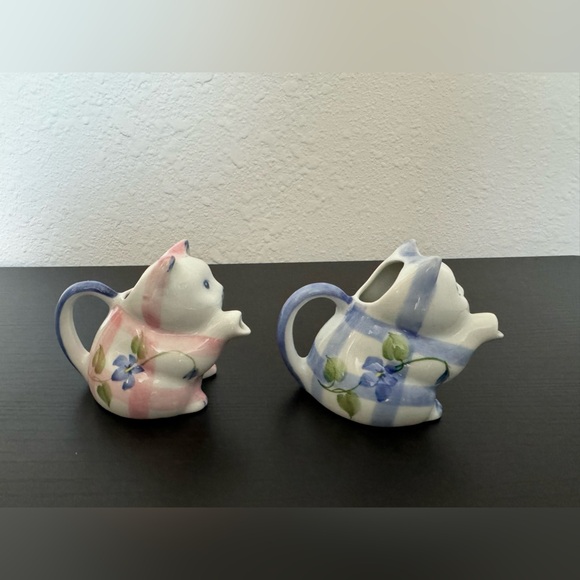 Vtg. Andrea By Sadek 2 Pcs. Kitten Pitcher Creamer Pink and Blue W/Flowers 2.5” - Picture 4 of 8